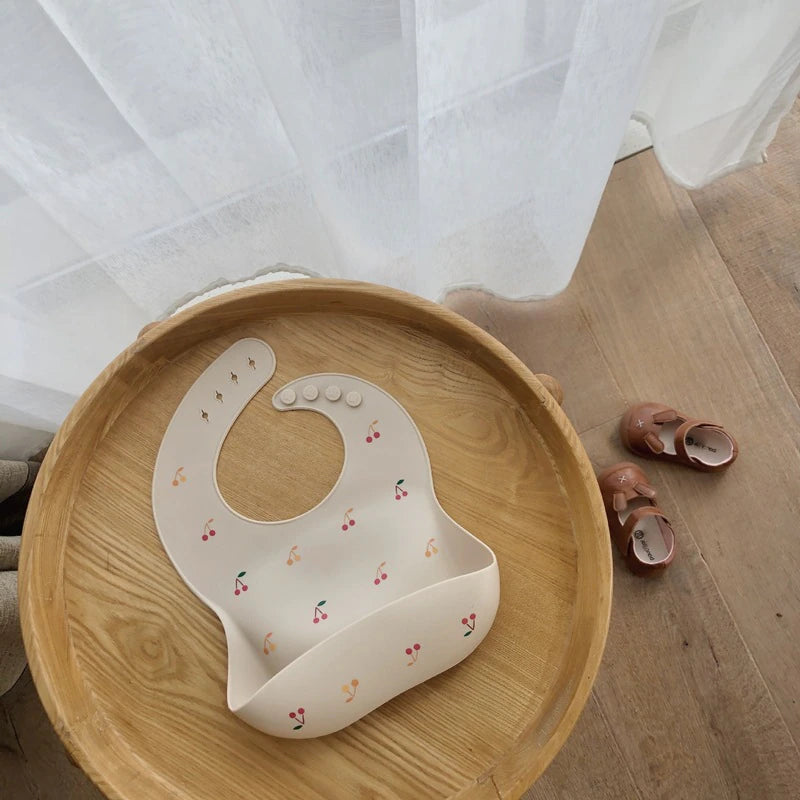 cute patterned feeding bibs