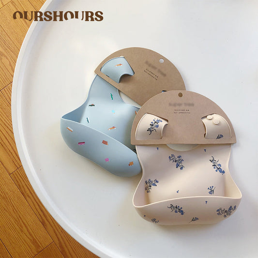 cute patterned feeding bibs