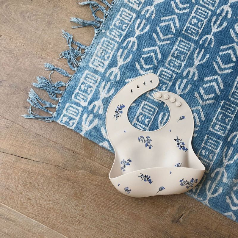 cute patterned feeding bibs