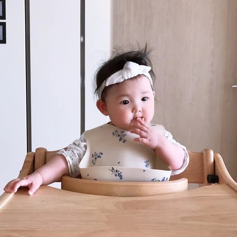 cute patterned feeding bibs