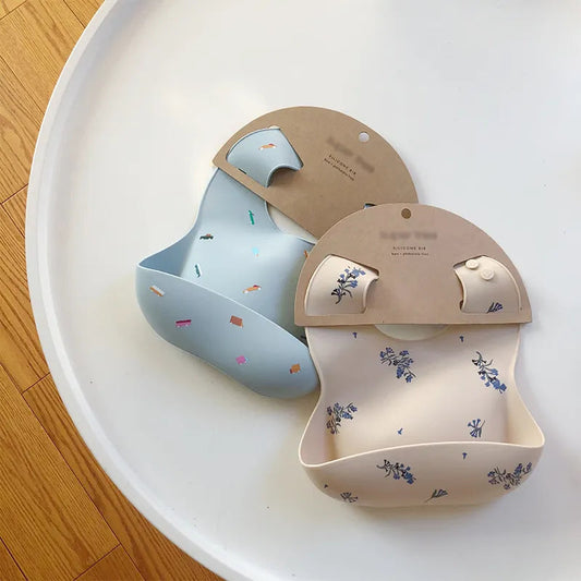 cute patterned feeding bibs